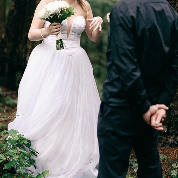 Wedding Dress - Picture 6 of 6